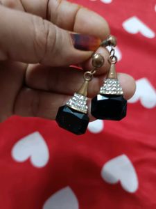 "Classic Black And Gold Sparkle Earrings"✨💫✨