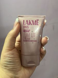 Lakme Lumi Lit Cream Highlighter Moisturizer