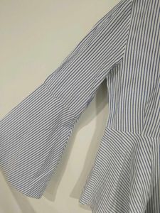 Striped Peplum Top🤍💙