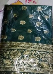 Elegant Green Banarasi Saree 💞