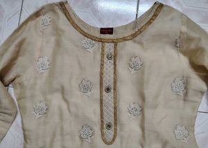 Elegant White Embroidered Kurta