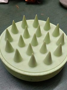 Hair Scrubbing Brush