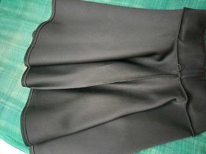 This is black cute skirt