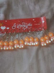 Excellent Unused Pack Of 12 Keychains