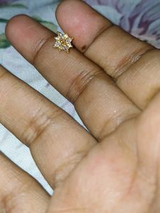 Beautiful white stoned Nosepin - Pierced