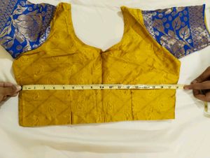 Soft Silk Saree Without Flaws With Blouse