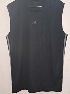 Adidas Black Training T-Shirt🖤🤍