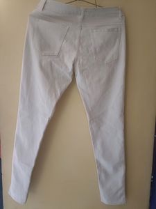White Denim Jeans With Zipper