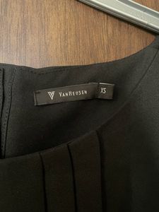 Van Huesen Buttoned Back Top