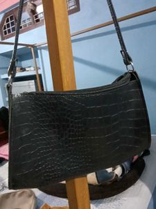 Chic Black Croc Embossed Bag