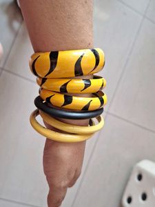 Chic Yellow & Black Bangle Set