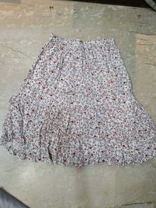 Vintage white floral printed skirt