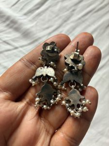 Amrapali silver Earrings With Pearls
