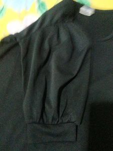 Black Puff Sleeve Top