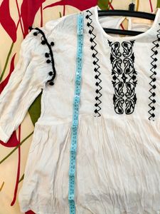 Dressberry Branded White Top With Black Embroidery