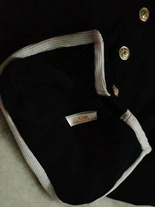 Elegant Black &amp; White Knit