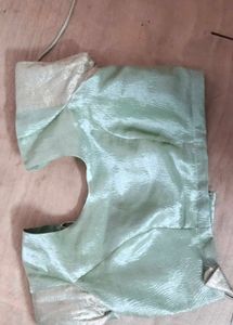 Saree With Free Size Blouse