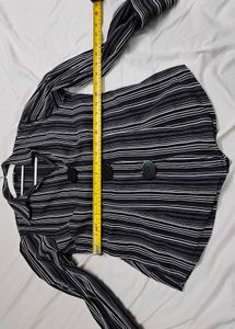 Stylish, long-sleeve button-up shirt