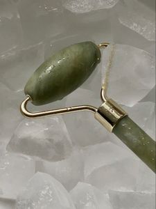 original jade roller💚🌿