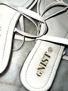 Gnist Tie Up Flats