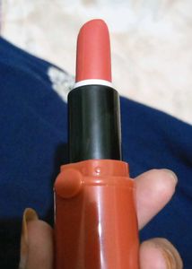 Huda Beauty Lipstick