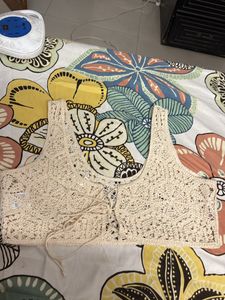 H&amp;M Lace  Cropped Top Beige