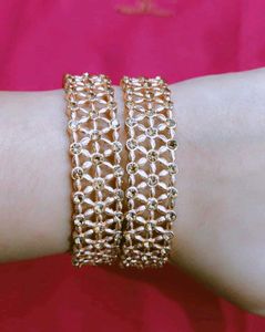 Elegant Rhinestone Flower Bangle Bracelet