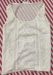 Very Pretty White Tank Top With Work Done