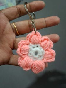 Crochet Flower Keychain - Pink &amp; White