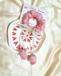 Tulip Scrunchie
