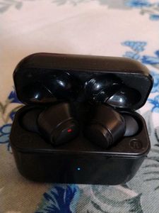 Wireless Earbuds with Charging Case