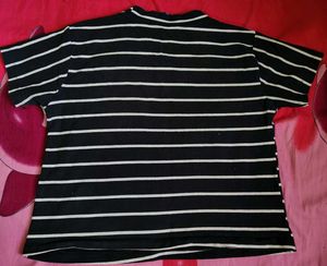 Striped Graphic Cropped Tee