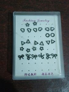 Set Of 13 Earing Studs