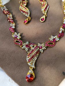 Elegant Gold &amp; Ruby Jewelry Set