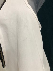 Zuiki White Sleeveless Stylish Top