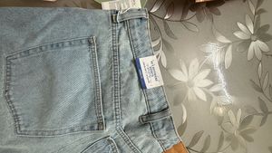 New With tag H&amp;M Denim Boyfriend Shorts Distress