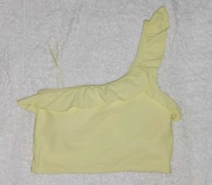 Chic One-Shoulder Crop Top