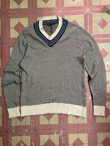 Old money v-neck Sweater
