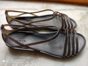 crocs upto 70% off