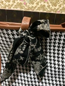 Houndstooth Print Tote Bag