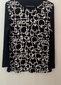 Chic Black & White Geometric Print T-Shirt