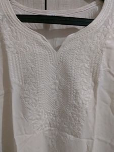 White Chikankari Short Kurti✨🤍
