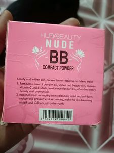 Huda Beauty Compact Powder