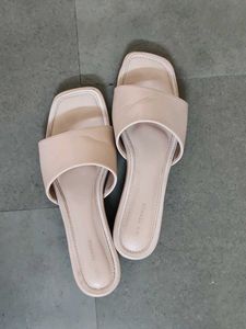 INO FERRO&#39;s Beige Fashion Slides