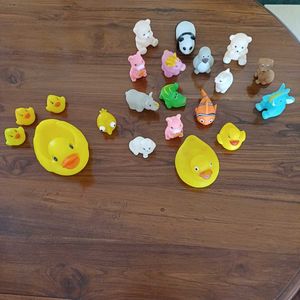 2 Sets Of Bath Toys (20 Pieces+ 1 Angry Bird Fr