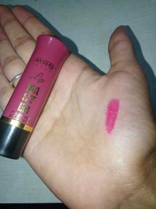 Lipliner And Lipstick