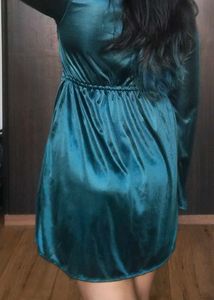 Elegant Emerald Green Cutout Dress