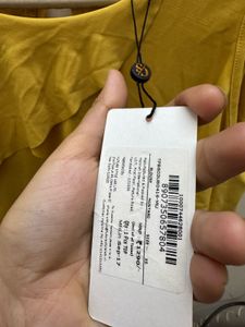 Tagged Cover STORY Cold Shoulder Regular Fit To