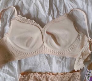 branded penty and braa set.