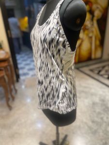 Trendy Tank Top By GAP Fit